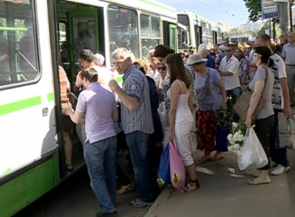 Aglomeratie si nervi de Blajini! Drumul spre cimitir, un calvar pentru cetateni. Cum s-a circulat Aglomeratie si nervi de Blajini! Drumul spre cimitir, un calvar pentru cetateni. Cum s-a circulat