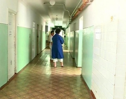 Putea sa se incheie tragic. O fetita de 2 ani din Criuleni, la spital dupa ce a baut amoniac Putea sa se incheie tragic. O fetita de 2 ani din Criuleni, la spital dupa ce a baut amoniac
