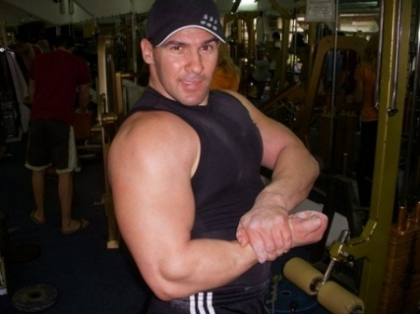 Toate femeile il vor invidia! Omul care a dat jos 6 kilograme in doua ore - VIDEO Toate femeile il vor invidia! Omul care a dat jos 6 kilograme in doua ore - VIDEO