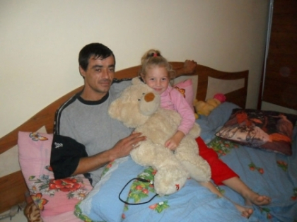 Ucisa prin Skype. O fetita de 7 ani, omorata cu toporul de catre tatal vitreg. Mama a vazut totul Ucisa prin Skype. O fetita de 7 ani, omorata cu toporul de catre tatal vitreg. Mama a vazut totul