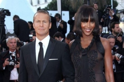 A lasat-o pe Naomi Campbell pentru o alta bruneta? Cu cine se distreaza Vladislav Doronin "“ FOTO A lasat-o pe Naomi Campbell pentru o alta bruneta? Cu cine se distreaza Vladislav Doronin "“ FOTO