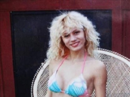 Si-a rupt doua vertebre din cauza silicoanelor. Cum arata femeia care si-a marit sanii de 12 ori - FOTO Si-a rupt doua vertebre din cauza silicoanelor. Cum arata femeia care si-a marit sanii de 12 ori - FOTO