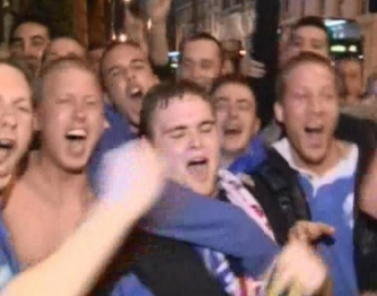 Nebunie in Anglia. Mii de fani au sarbatorit pe strazile Londrei victoria lui Chelsea in Liga Europa Nebunie in Anglia. Mii de fani au sarbatorit pe strazile Londrei victoria lui Chelsea in Liga Europa