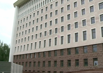 Reparatia cladirii Parlamentului bate pasul pe loc! Ce scuza are ministerul Constructiilor Reparatia cladirii Parlamentului bate pasul pe loc! Ce scuza are ministerul Constructiilor