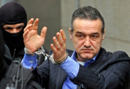 Gigi Becali, CONDAMNAT LA 3 ANI DE INCHISOARE cu executare. Decizia este definitiva Gigi Becali, CONDAMNAT LA 3 ANI DE INCHISOARE cu executare. Decizia este definitiva