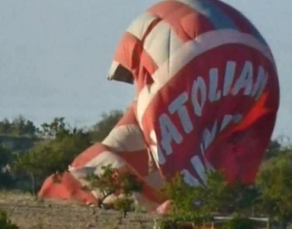 Imagini greu de privit. Un aerostat se prabuseste de la 300 de metri inaltime