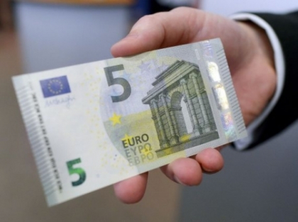 Inca o tara din UE va adopta euro. "Este singura metoda de a ne proteja de speculatori" Inca o tara din UE va adopta euro. "Este singura metoda de a ne proteja de speculatori"
