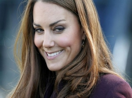 Vantul i-a jucat vesta! Kate Middleton, cat pe ce sa-si arate zona intima - FOTO