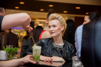 De la ea si-a mostenit Olia Tira frumusetea? Cum arata mama celei mai sexy moldovence - FOTO
De la ea si-a mostenit Olia Tira frumusetea? Cum arata mama celei mai sexy moldovence - FOTO