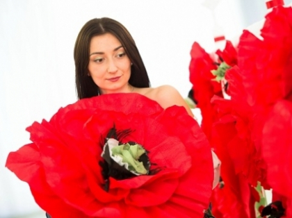 Nunta presarata cu MACI ROSII! Cristina Milici iti arata cum sa decorezi sarbatoarea in stil ECO - VIDEO Nunta presarata cu MACI ROSII! Cristina Milici iti arata cum sa decorezi sarbatoarea in stil ECO - VIDEO