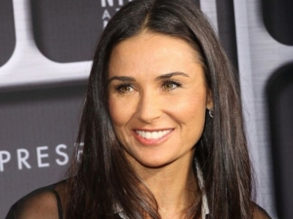 Sexy, in costum de baie. Cum arata Demi Moore la 50 de ani - FOTO Sexy, in costum de baie. Cum arata Demi Moore la 50 de ani - FOTO