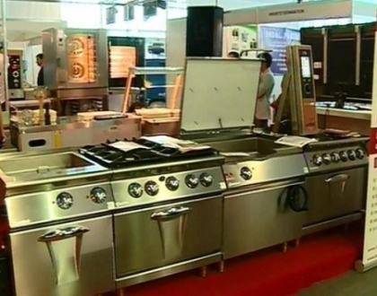 Cuptoare inteligente, jamboane de 2 mii de lei si... putini vizitatori la expozitia de la Moldexpo Cuptoare inteligente, jamboane de 2 mii de lei si... putini vizitatori la expozitia de la Moldexpo