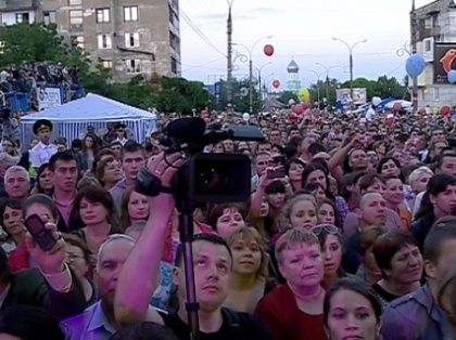 Fetele de la БлеÑÑ‚Ñщие, injurate la Falesti? Incidente in timpul concertului "“ VIDEO Fetele de la БлеÑÑ‚Ñщие, injurate la Falesti? Incidente in timpul concertului "“ VIDEO