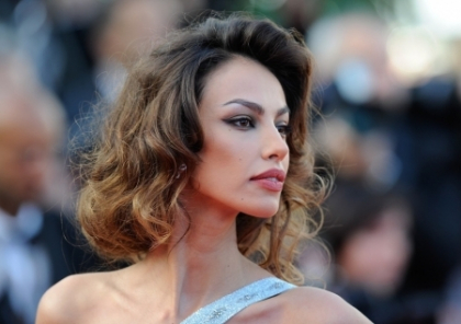 Madalina Ghenea sufera dupa Gerard Butler: "A fost avertizata sa nu sa se indragosteasca"
Madalina Ghenea sufera dupa Gerard Butler: "A fost avertizata sa nu sa se indragosteasca"