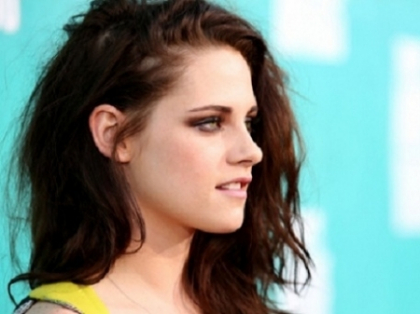 Kristen Stewart, CADERE NERVOASA in fata paparazzilor. Cum a fost surprinsa actrita - FOTO Kristen Stewart, CADERE NERVOASA in fata paparazzilor. Cum a fost surprinsa actrita - FOTO