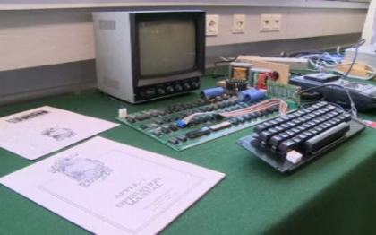 In lume mai exista doar 6 computere functionale Apple 1. Unul din ele, vandut cu 516.000 de euro