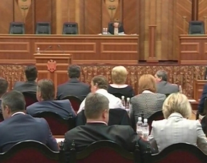 Negocieri si duminica. Acordul pentru formarea unei noi majoritati parlamentare, aproape gata