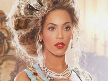 Succesul lui Beyonce a innebunit-o de gelozie. Ce interpreta a izbucnit in plans, la un concert - VIDEO Succesul lui Beyonce a innebunit-o de gelozie. Ce interpreta a izbucnit in plans, la un concert - VIDEO
