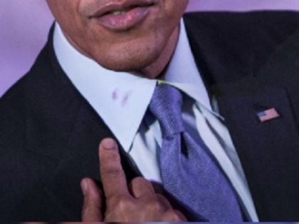 Cine este femeia care i-a lasat urme de ruj pe camasa lui Barack Obama Cine este femeia care i-a lasat urme de ruj pe camasa lui Barack Obama