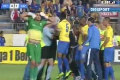 Inca un canibal in fotbal: De aceasta data in Romania. Gestul salbatic facut de un portar
