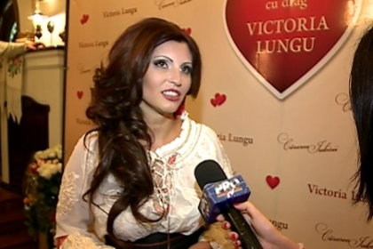 Victoria Lungu a dat o petrecere de zile mari! De ce a lipsit iubitul misterios - VIDEO
Victoria Lungu a dat o petrecere de zile mari! De ce a lipsit iubitul misterios - VIDEO