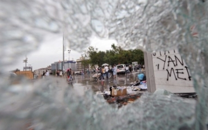 Detalii din spatele protestelor de la Istanbul. Cum au trecut imaginile violente de cenzura oficiala