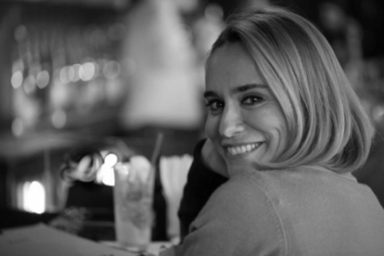 Cu siguranta n-o recunosti! Cum arata Andreea Esca pe vremea cand mergea la scoala - FOTO
