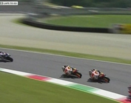Accidente spectaculoase la Moto GP, in Marele Premiu al Italiei. Valentino Rossi si-a dezamagit fanii Accidente spectaculoase la Moto GP, in Marele Premiu al Italiei. Valentino Rossi si-a dezamagit fanii