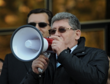 Mai bine fara liderul PL la guvernare? Strelet: Daca venea Ghimpu cu sirena lui, sigur aveam sa bem doar ceai Mai bine fara liderul PL la guvernare? Strelet: Daca venea Ghimpu cu sirena lui, sigur aveam sa bem doar ceai