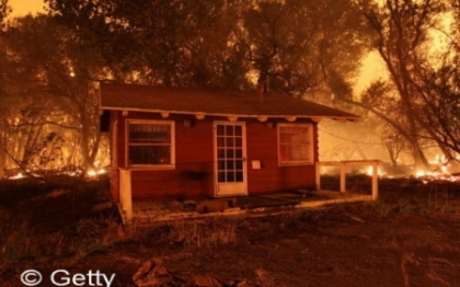 Incendii devastatoare in California, case arse si persoane evacuate. Imagini cu "ploaia de foc"