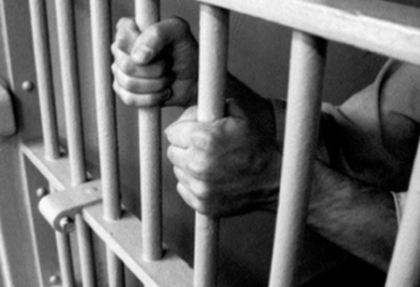 Condamnati pentru tortura. Doi politisti vor face inchisoare pentru ca au batut un adolescent Condamnati pentru tortura. Doi politisti vor face inchisoare pentru ca au batut un adolescent
