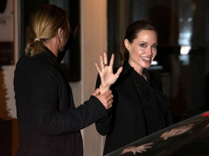 Angelina Jolie a implinit 38 de ani. Cum a inceput sa sarbatoreasca renumitul cuplu - FOTO Angelina Jolie a implinit 38 de ani. Cum a inceput sa sarbatoreasca renumitul cuplu - FOTO