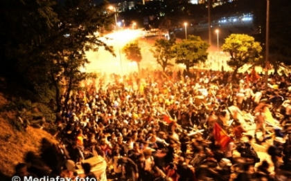 A sasea zi de proteste in Turcia: politia a folosit gaze lacrimogene, 25 de persoane arestate
