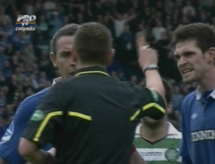 Faza incredibila in Scotia. Arbitrul a dictat un penalty insa si-a anulat imediat decizia Faza incredibila in Scotia. Arbitrul a dictat un penalty insa si-a anulat imediat decizia