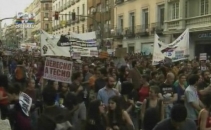 Spania cuprinsa de proteste! Tineri nemultumiti de majorarea taxelor si reducerea salariilor