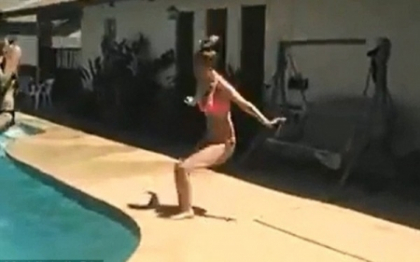 "Este idioata anului". De ce a cerut o mama bani cu ajutorul acestei imagini "Este idioata anului". De ce a cerut o mama bani cu ajutorul acestei imagini