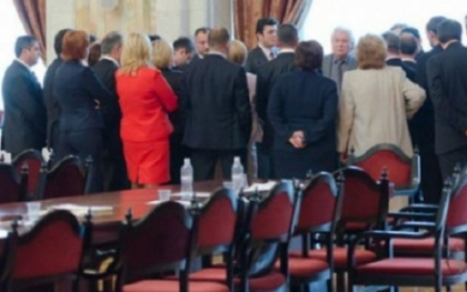Comunistii au parasit sedinta Parlamentului. Ce i-a nemultumit Comunistii au parasit sedinta Parlamentului. Ce i-a nemultumit