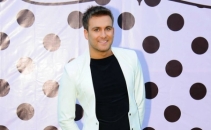 "Canti mai bine decat Baskov!" Ionel Istrati, la 10 ani pe scena Palatului National - VIDEO
