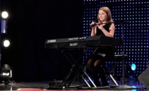 Juriul "America\'s Got Talent" a ajuns la lacrimi! O pustoaica de 10 ani a uimit o lumea cu vocea ei
Juriul "America\'s Got Talent" a ajuns la lacrimi! O pustoaica de 10 ani a uimit o lumea cu vocea ei