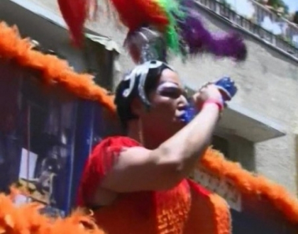 Si-au desenat pe corp un curcubeu. Mii de gay au impanzit strazile unei capitale europene