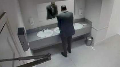 Farsa care ii baga in sperieti chiar si pe cei mai puternici barbati. Ce au vazut in oglinda - VIDEO