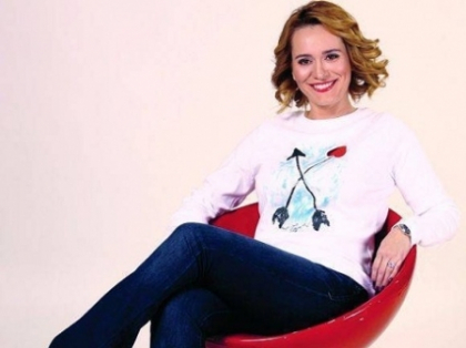 De unde isi mosteneste Andreea Esca frumusetea! Prezentatoare si mama ei, acum 38 de ani - FOTO De unde isi mosteneste Andreea Esca frumusetea! Prezentatoare si mama ei, acum 38 de ani - FOTO