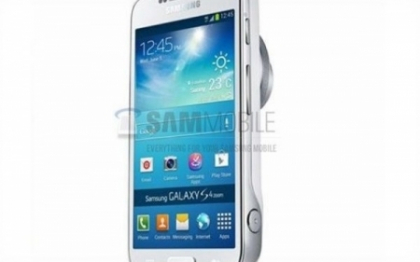 Primele poze cu presupusul Samsung Galaxy S4 Zoom. Camera te-ar putea face sa renunti la "sapuniera" Primele poze cu presupusul Samsung Galaxy S4 Zoom. Camera te-ar putea face sa renunti la "sapuniera"