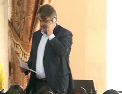 Situatie hilara: Desi vine in Parlament, Valeriu Guma e de negasit pentru Interpol! Cum e posibil?