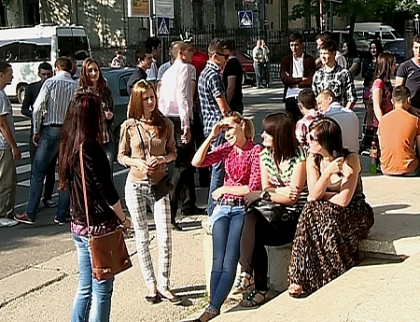 Incidente la BAC! De ce elevii unui liceu din Chisinau vor fi nevoiti sa sustina inca o data examenul Incidente la BAC! De ce elevii unui liceu din Chisinau vor fi nevoiti sa sustina inca o data examenul