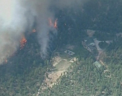 Doua persoane au ars de vii in incendiul din Colorado. Pompierii au evacuat 39 de mii de oameni