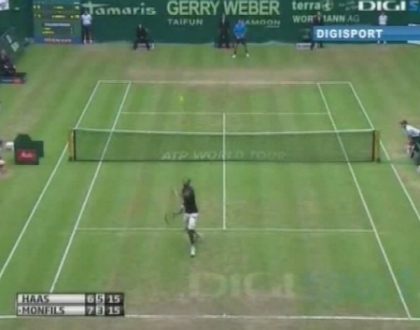Tenismanul francez Gael Monfils s-a dat in spectacol la un turneu din Germania