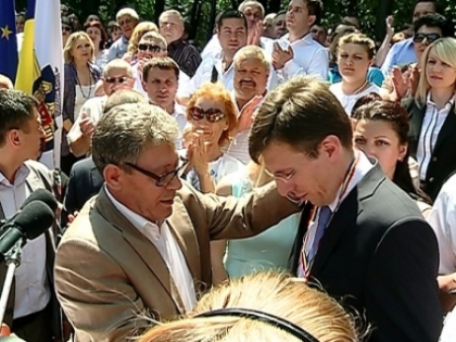 Chirtoaca, decorat de unchiul sau cu medalia "Gheorghe Ghimpu"