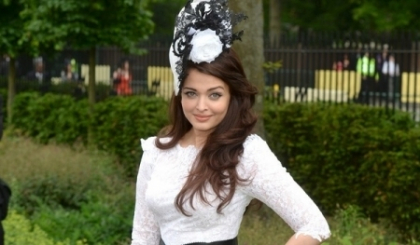 A eclipsat familia regala! Aishwarya Rai, superba la celebra cursa de cai Royal Ascot - FOTO
A eclipsat familia regala! Aishwarya Rai, superba la celebra cursa de cai Royal Ascot - FOTO