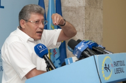 Ghimpu catre Marinuta: La marinat patlagele, nu in politica Ghimpu catre Marinuta: La marinat patlagele, nu in politica